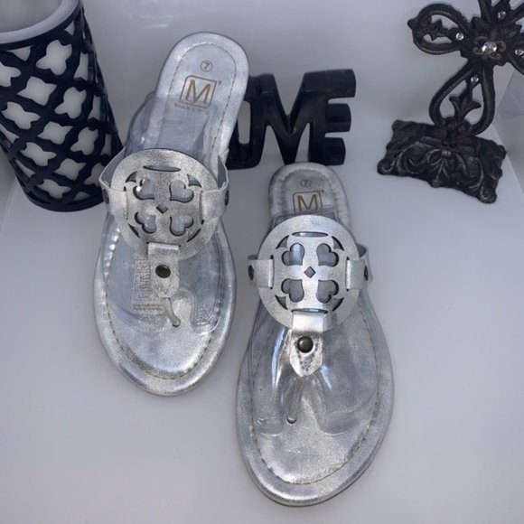 NIB SILVER Ornate thong sandals 7 - Picture 2 of 4